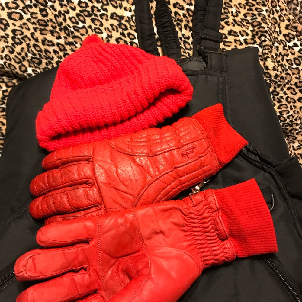 Quality Red leather ski gloves & hat size M